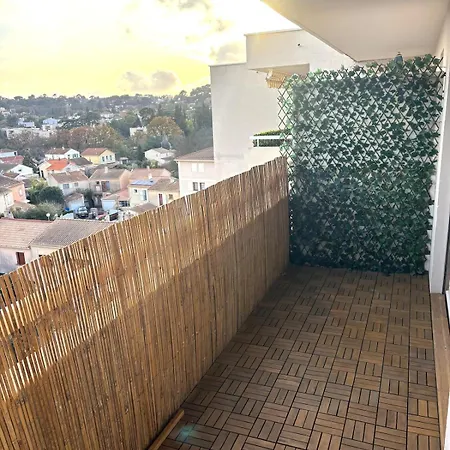 Lägenhet Joli Pres De La Toulon