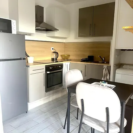 Lägenhet Joli Pres De La *